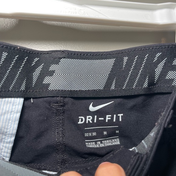 Nike Dri Fit Black Golf Pants Size 32 x 30 - Picture 3 of 5